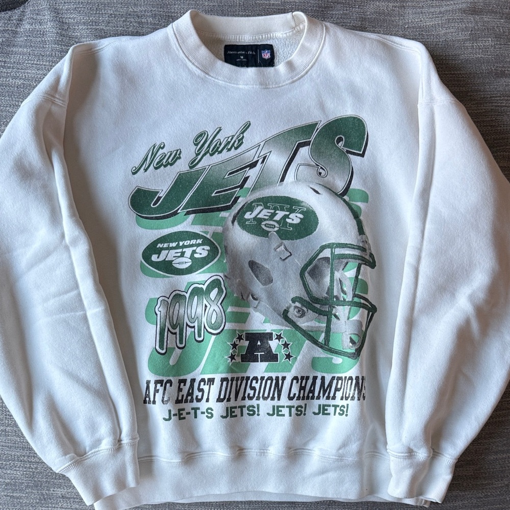 Abercrombie & Fitch White and Green Jets Crewneck Sweater